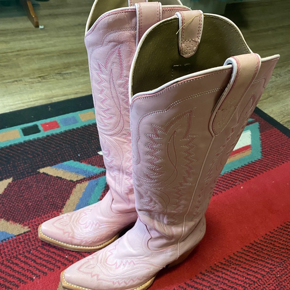 Pink Ariat Casanova Cowboy Boots